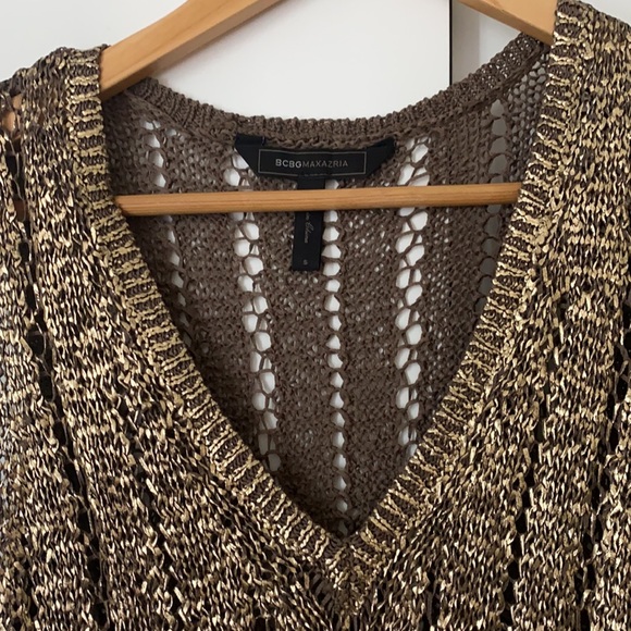 BCBG GOLD TOP ✨ - Picture 3 of 3